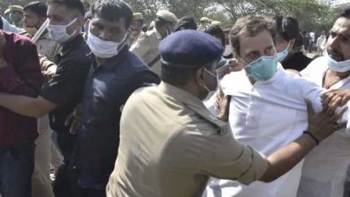 Hathras : Rahul Gandhi Arrested, UP Police Lathicharged, Pushed Him To Ground
