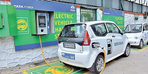 Govt. Invites Proposals To Install 'Charging Stations' Everywhere From Highways To Expressways