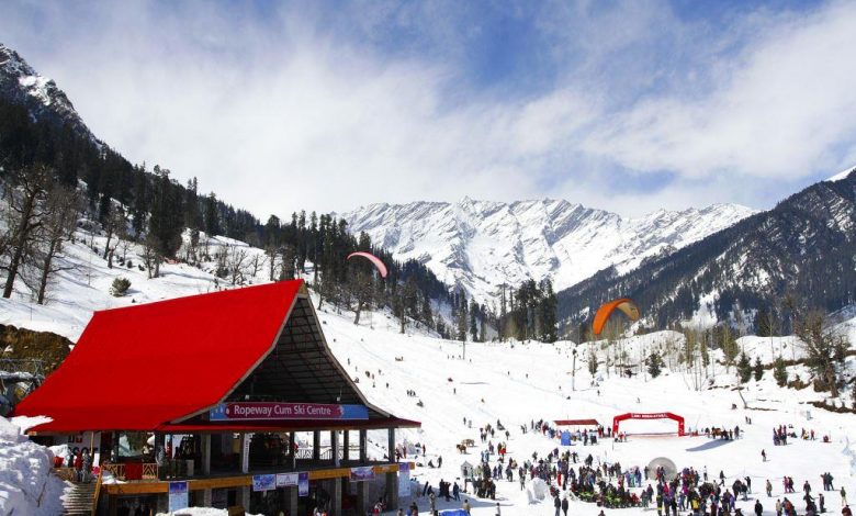Himachal's snowfall attracts tourists to Shimla-Manali, Boosts tourism business by 30%