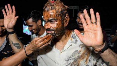 Virat Kohli's 32nd birthday party, friends plastered his face with cake