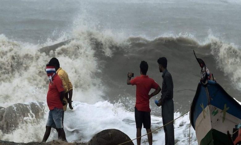Cyclone NIVAR : Heavy rains begin in Tamil Nadu-Puducherry, may cause devastation today