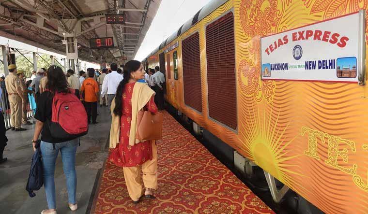 Crisis on luxury trains, Lucknow-Delhi Tejas Express closed from today
