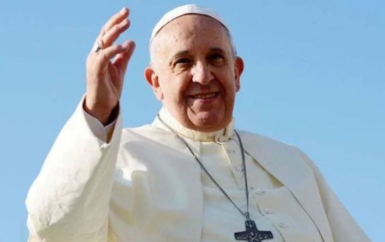 Pope Francis again likes photo of bikini model on Instagram