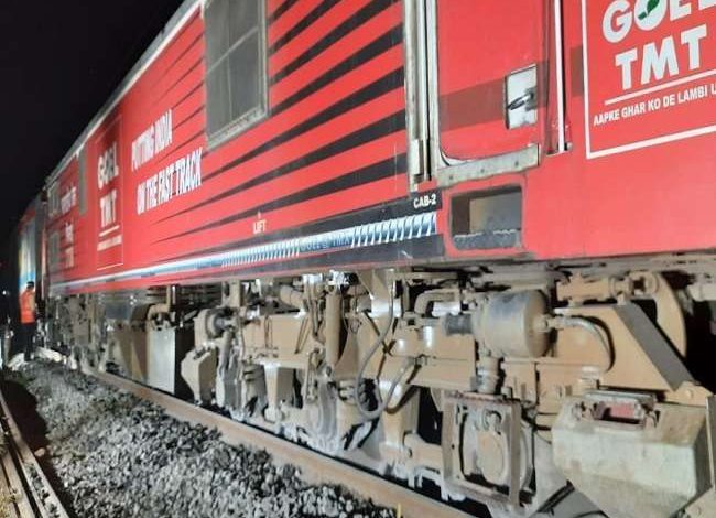 Puri-Surat Express train derails in Sambalpur division