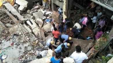पुणे में गिरी दो मंजिला इमारत, मलबे में दबी 15 साल की लड़की