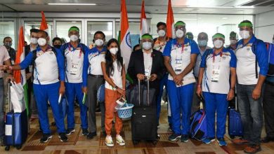 Tokyo से वापस लौटा भारतीय ओलंपिक दल, एयरपोर्ट पर हुआ भव्य स्वागत -Video
