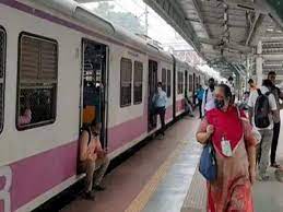 बंगाल में 31 अगस्त तक बढ़ा लॉकडाउन, नहीं चलेगी लोकल ट्रेन