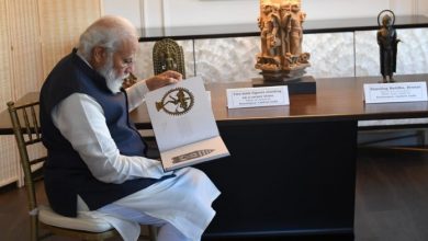 अमेरिका ने पीएम मोदी को भारत की धरोहर 'स्पेशल 157' का बेशकीमती तोहफा दिया
