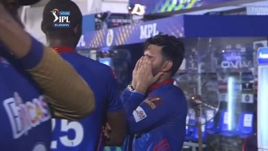 IPL 2021 : हार के बाद मैदान पर ही रोते नजर आये दिल्ली कैपिटल्स के खिलाड़ी