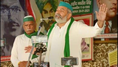 भारतीय किसान संघ के नेता : 'हम सरकारी कार्यालयों को मंडियों में बदल देंगे