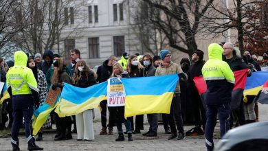 Russia-Ukraine War : पुतिन के खिलाफ रूस में सड़कों पर उतरे लोग, 1700 प्रदर्शनकारी गिरफ्तार!