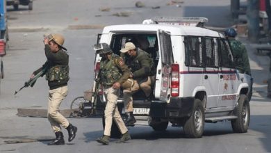 जम्मू-कश्मीर में आतंकी हमले में पुलिसकर्मी जख्मी, सर्च आपरेशन जारी