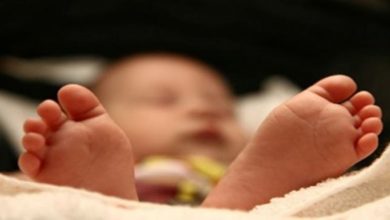 दो महीने की बच्ची को माइक्रोवेव ओवन में डालकर उतारा मौत के घाट