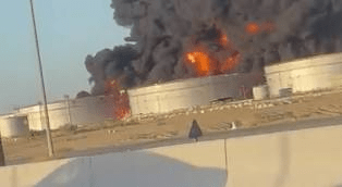 सऊदी शहर में तेल डिपो में लगी भीषण आग, यमन विद्रोहियों ने ली हमले की जिम्मेदारी