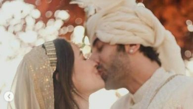 Alia Ranbir Wedding : आलिया- रणबीर ने बालकनी में लिए सात फेरे, देखें शादी के कुछ फोटोज और वीडियो
