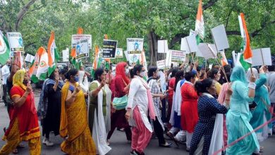 तेलंगाना मे कांग्रेस के नेताओं को विरोध प्रदर्शन करने पर नजरबंद किया गया