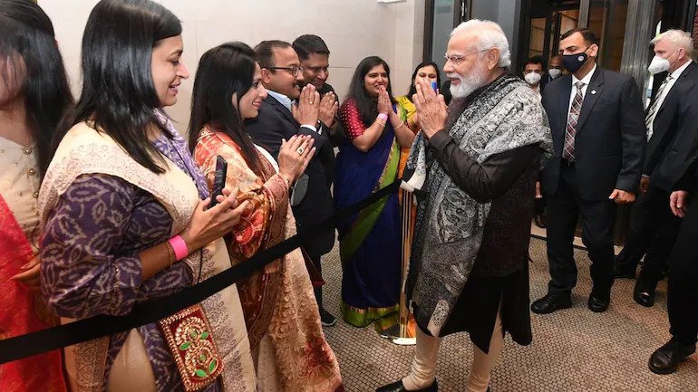 पीएम मोदी ने बर्लिन से कांग्रेस पर निशाना, कहा भारत के युवा राजनीति मे स्थिरता चाहते है