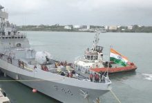Independence Day 2022 : समुद्र में भारतीय नौसेना ने फहराया तिरंगा