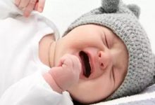 नवजात शिशु के रोने और चीखने पर उसकी आंखों से आंसू क्यों नहीं आते?