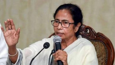 मुख्यमंत्री ममता बनर्जी की सुरक्षा में चूक,हथियार के साथ दिखा शख्स