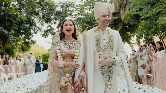 एक-दूजे के हुए परिणीति और राघव ,शादी की पहली तस्वीरेंआई