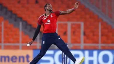 इंग्लैंड क्रिकेट टीम में तेज गेंदबाज जोफ्रा आर्चर शामिल