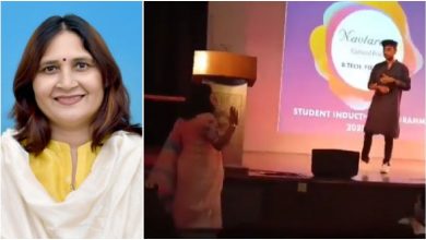 गाजियाबाद : छात्र ने मंच पर लगाया जय श्री राम का नारा तो भड़कीं महिला प्रोफेसर,वीडियो हुआ वायरल